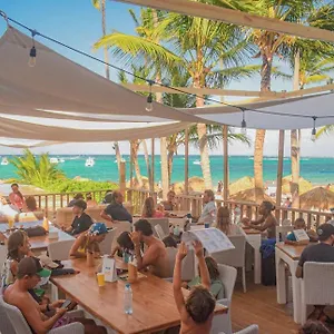 Vacation With Rooftop Pool, Beach Club, Restaurants - Playa Los Corales Punta Cana
